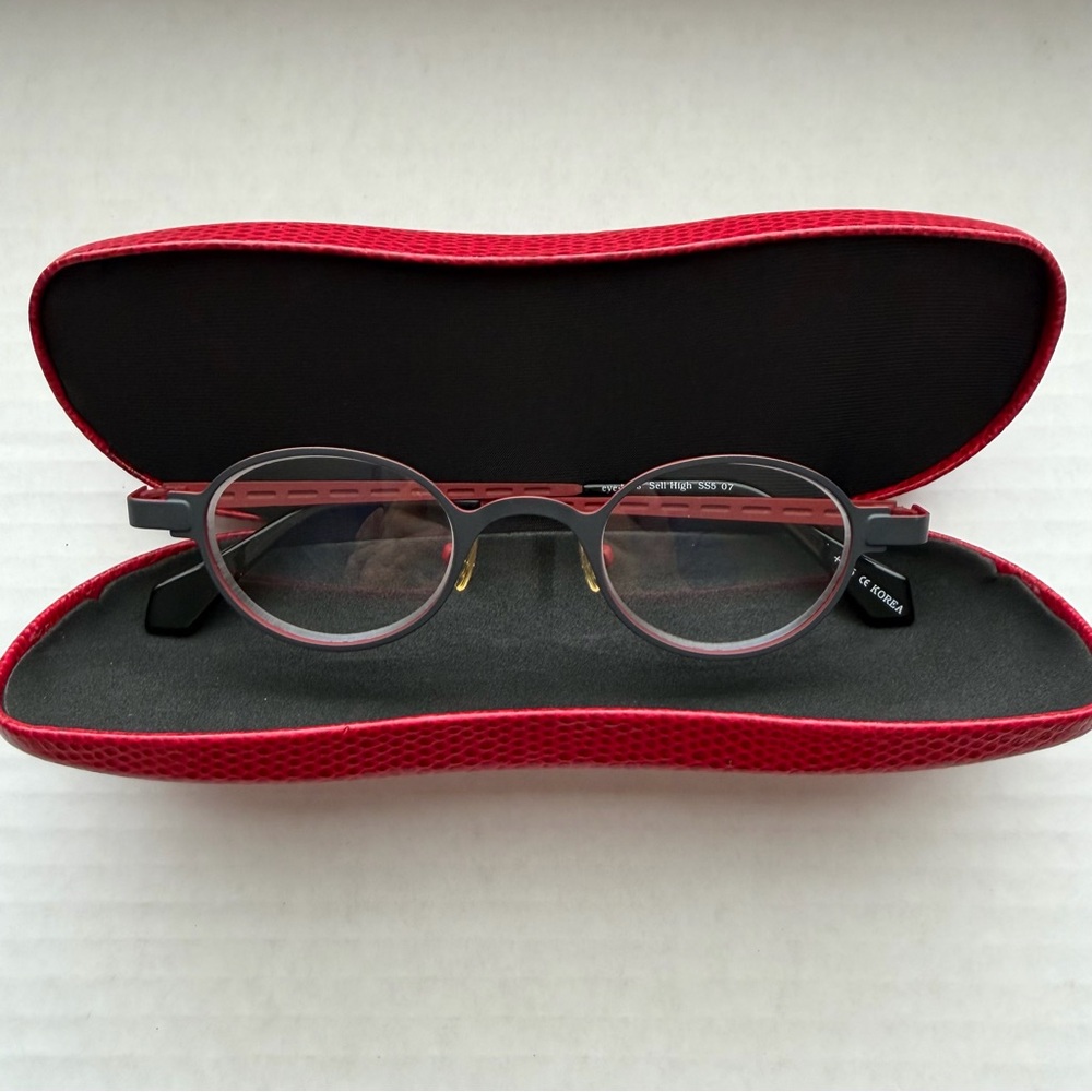 Eyebobs SS5 Stainless Steel Readers +1.75 |
Matte Red & Black | Spring Hinges